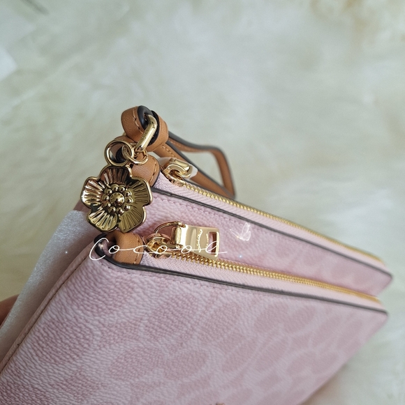NWT Coach Double Zip Wristlet In Signature Canvas With Floral Charms Powder Pink - Picture 6 of 11